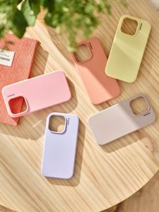 Effortless Cleaning: Silicone Phone Cases 