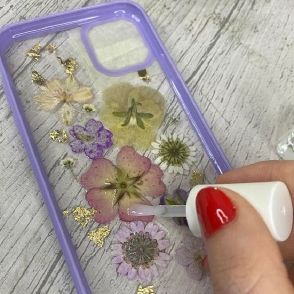 DIY Clear Phone Case Decor