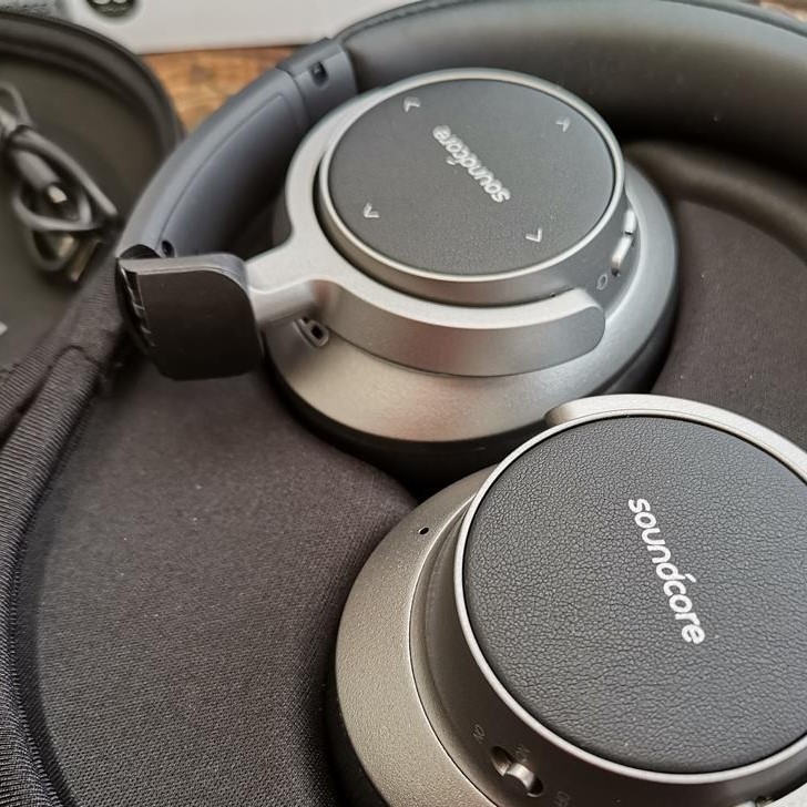 how to pair soundcore headphones