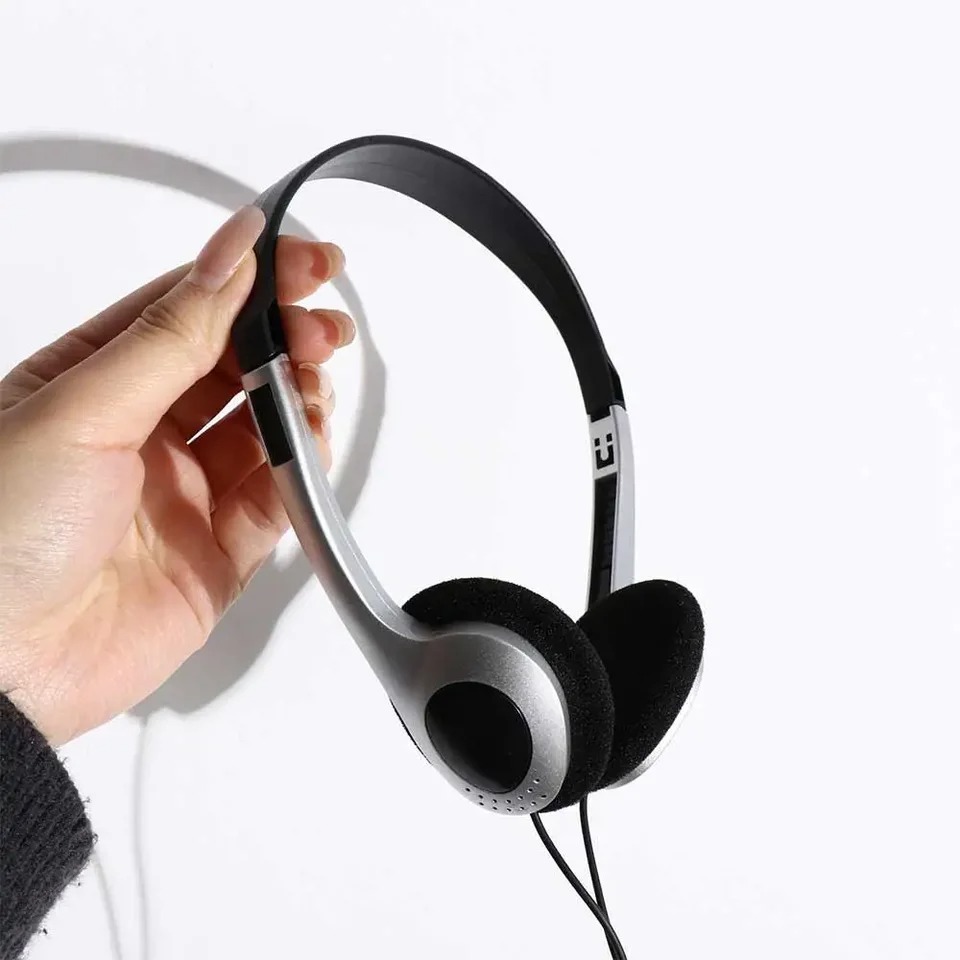 connect headphones