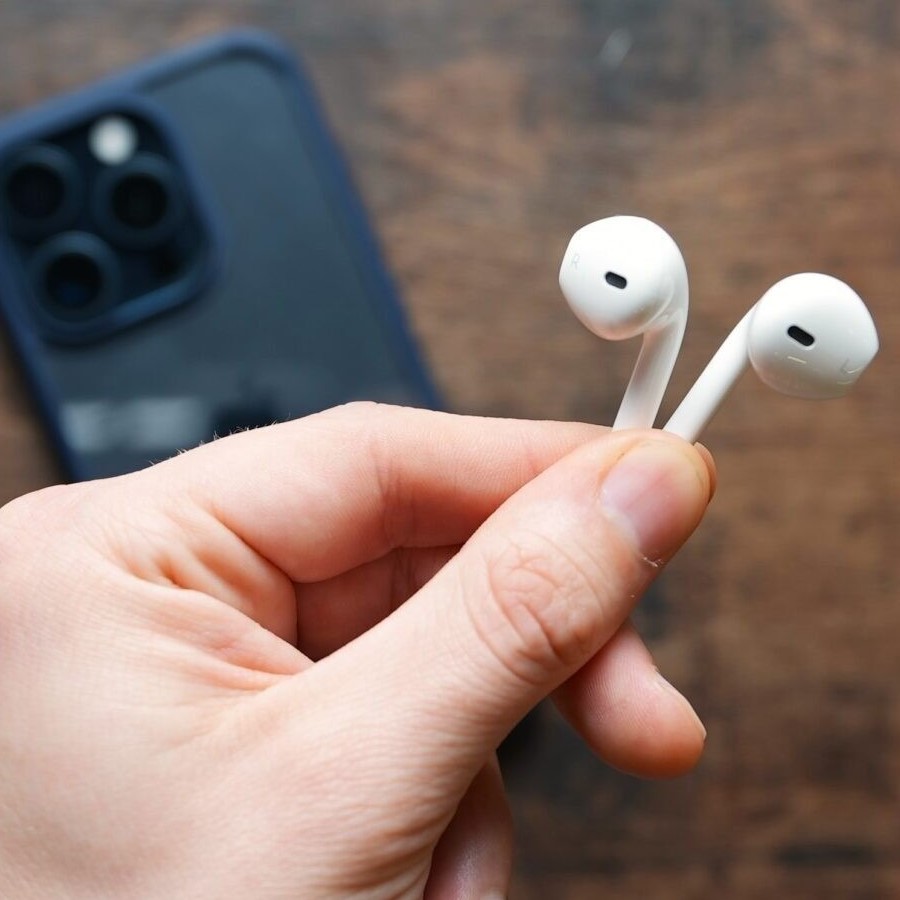 iphone earphone