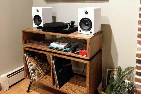 Trendy Turntable with Speakers: Enhance Your Music Experience turntable with speakers