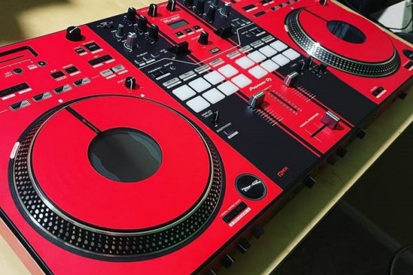 Choosing the Right DJ Turntable: Reviews and Ratings dj turntable