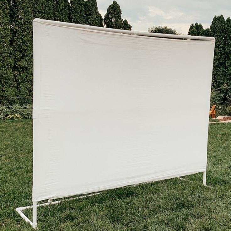 projector screen outdoor